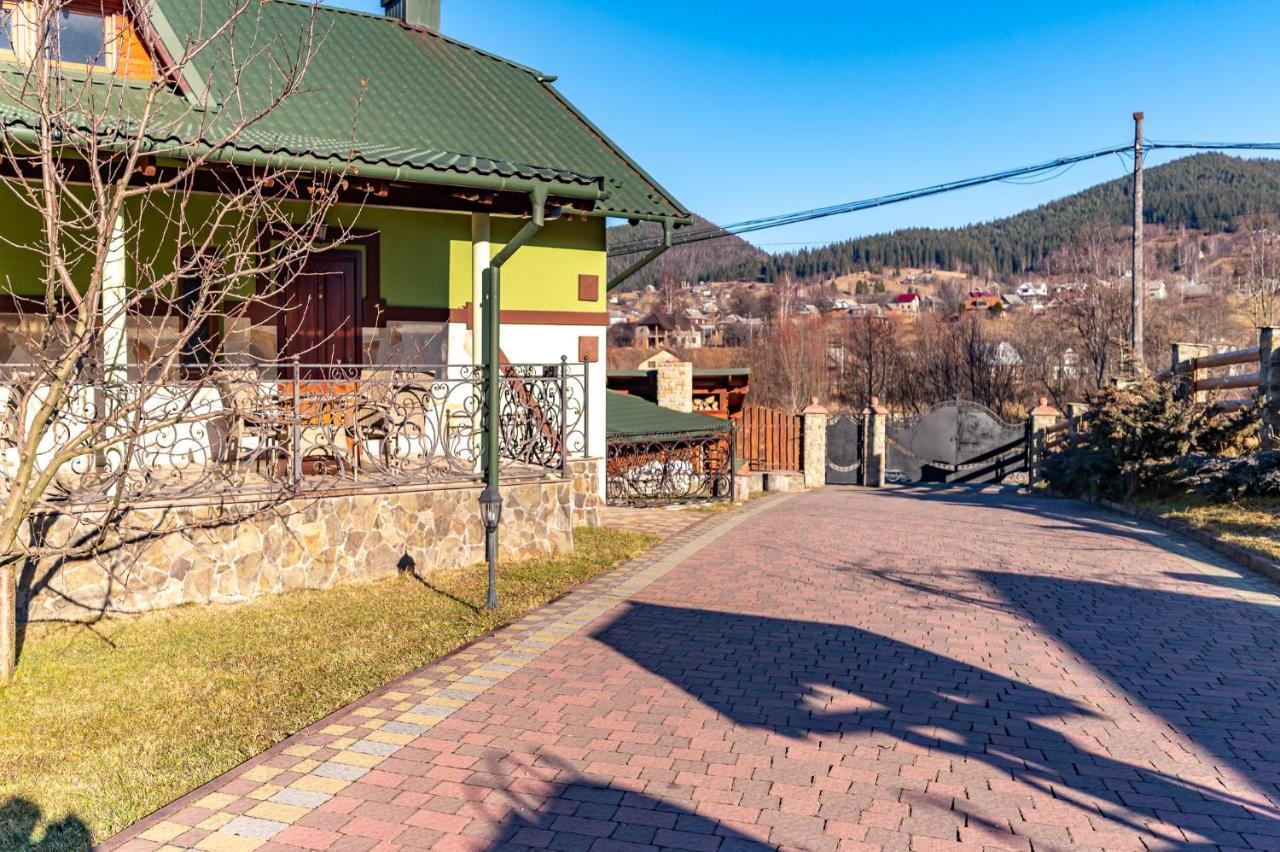Emerald House Mykulychyn Exterior photo